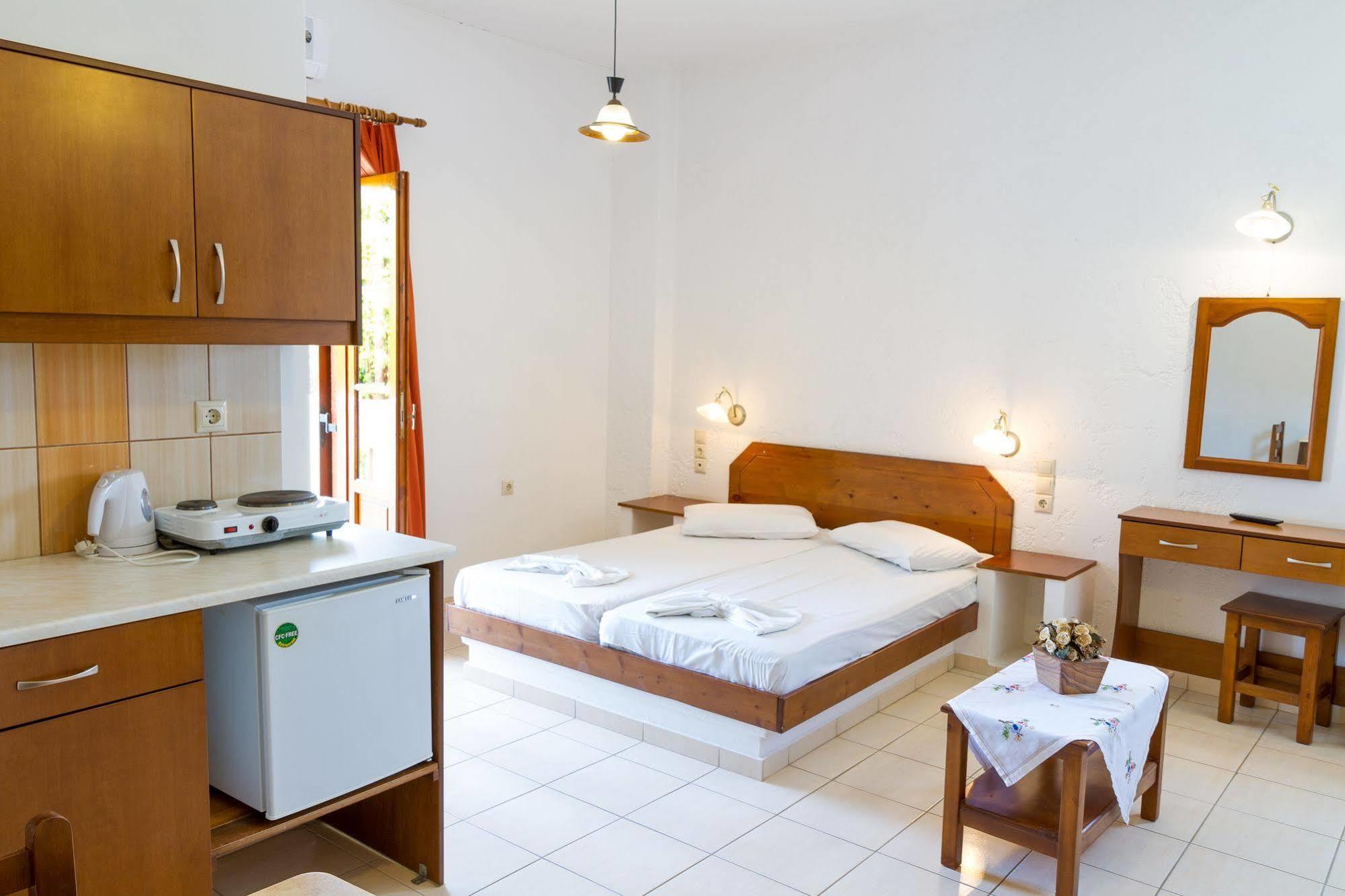 Kokkini Hani Ideal Hotel المظهر الخارجي الصورة